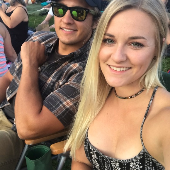 Meet your posher, Rachel. - Picture 2 of 2